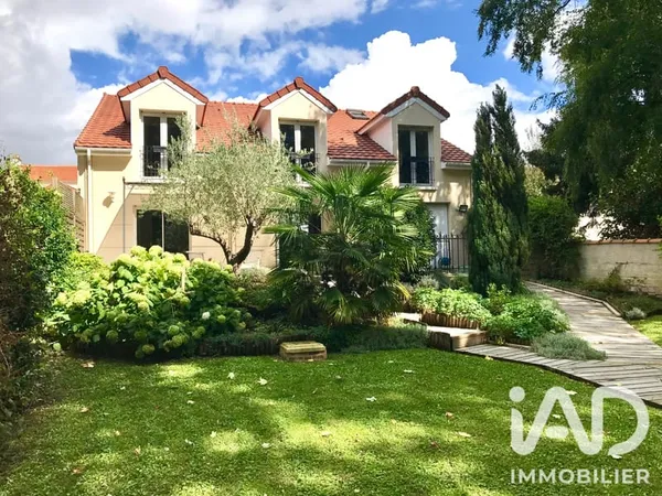 Maison 8 pièces 226 m²