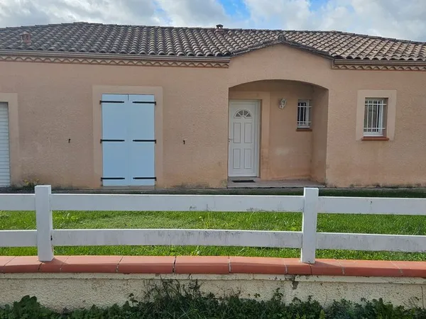 A louer maison de plein pied climatisee