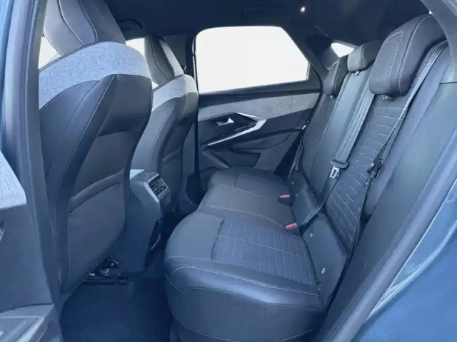 Peugeot 3008 hybrid 136 e-dcs6 — photo 12