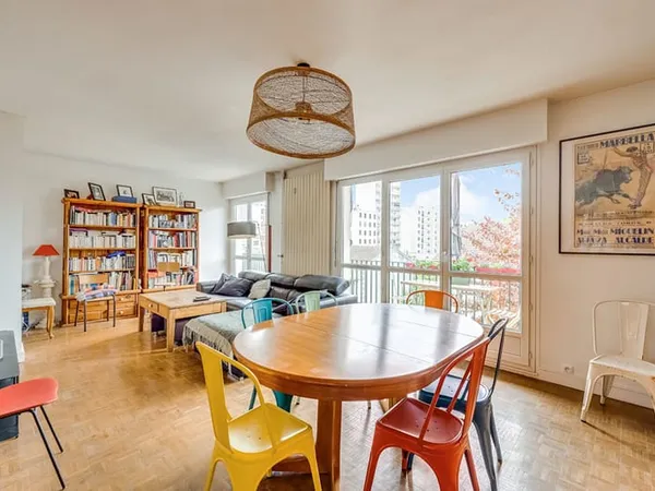 SAINT GRATIEN -Appartement de 122 m2 avec Balcon de 15 m2 - Vue degagée - Proche Commerce et transpo