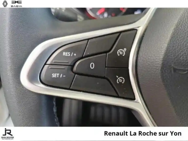 Renault Clio 1.5 blue dci 100ch evolution — photo 10