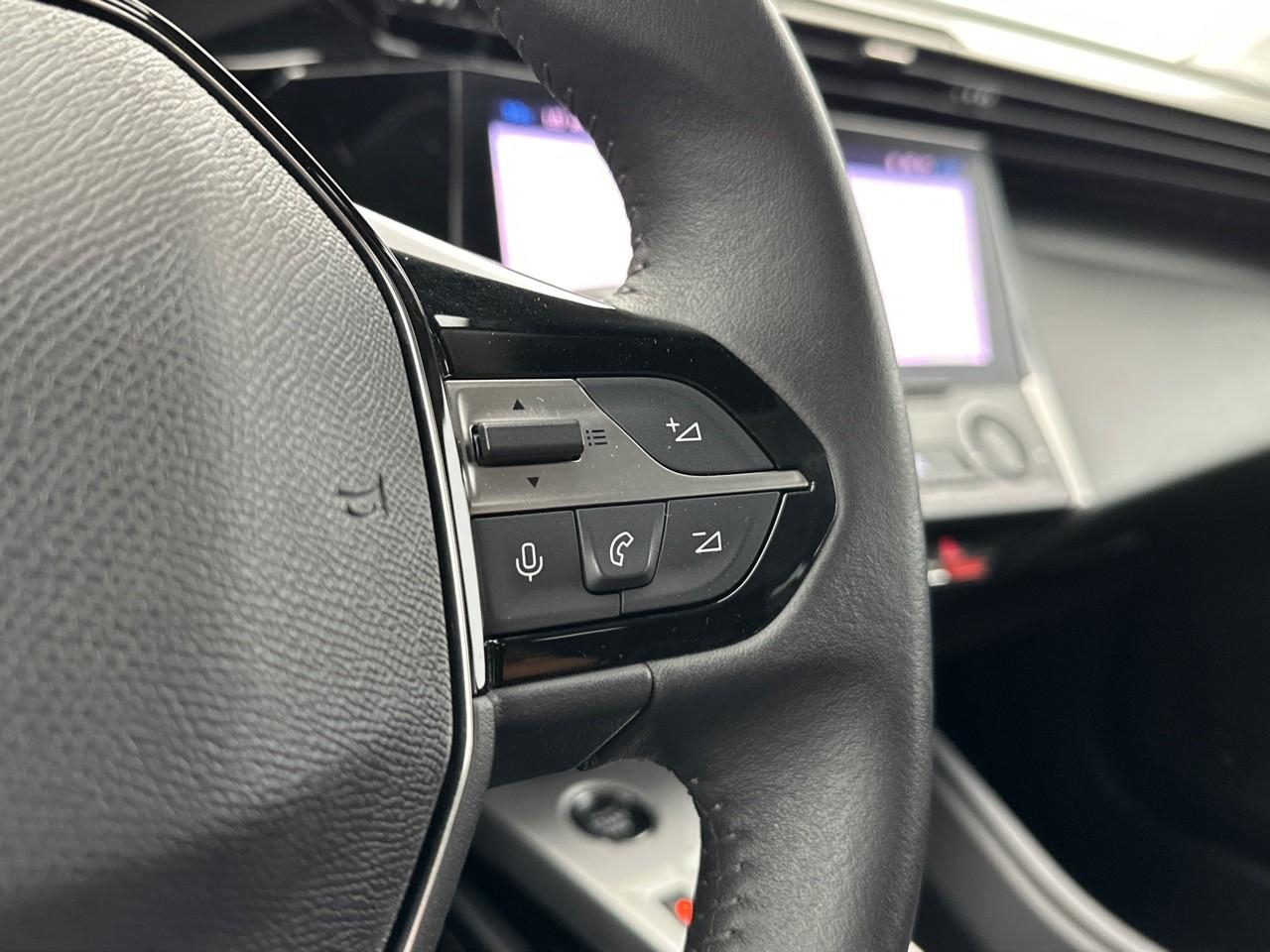 Peugeot 308 sw puretech 130ch s&s eat8 active pack — photo 18