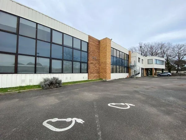 Entrepôt 1557 m²