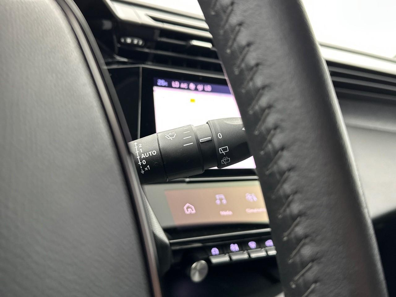 Peugeot 308 phev 180 e-eat8 allure — photo 20