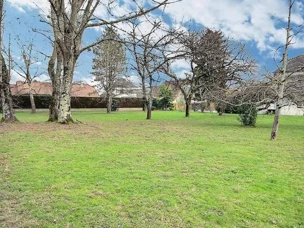 Terrain 654 m²