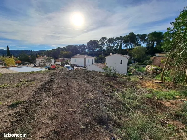 Terrain à bâtir de 1018 m² à AIX-EN-PROVENCE (13)
