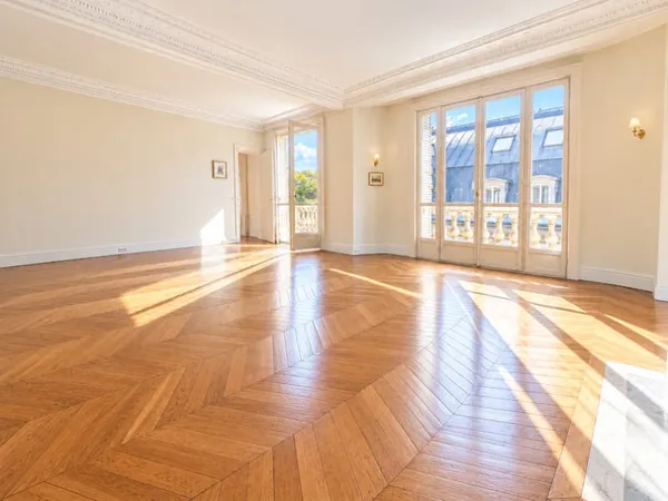 Appartement 6 pièces 170 m²