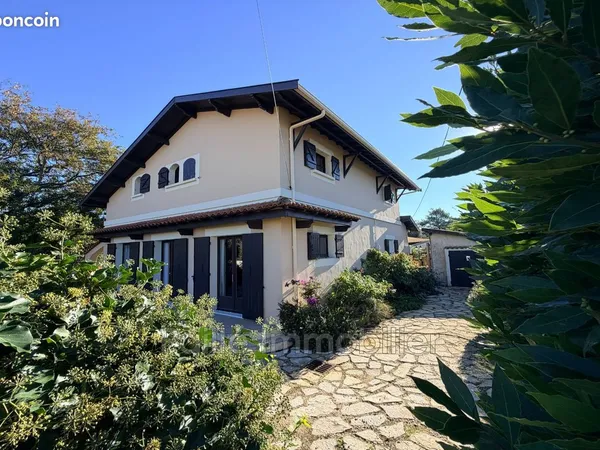 Villa 7 pièces 160 m²