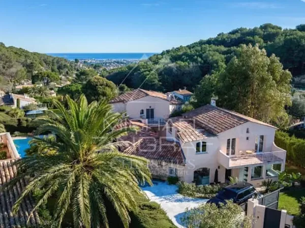 Maison 6 pièces 400 m²