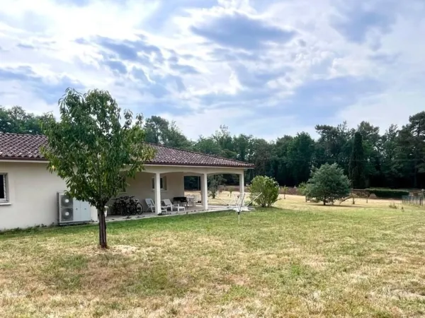 Maison lumineuse, économe en énergie et ouverte sur la nature