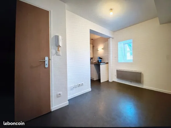 Appartement Location Yvré-l'Évêque 1p 25m² 400€