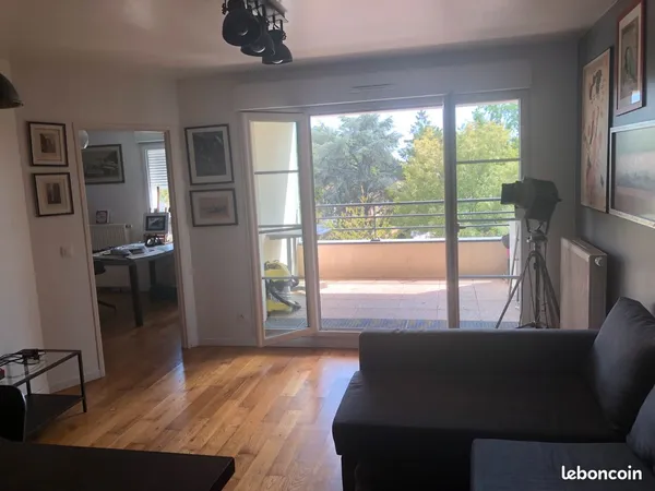 APPARTEMENT 2 PIECES PETITE RESIDENCE centre gare