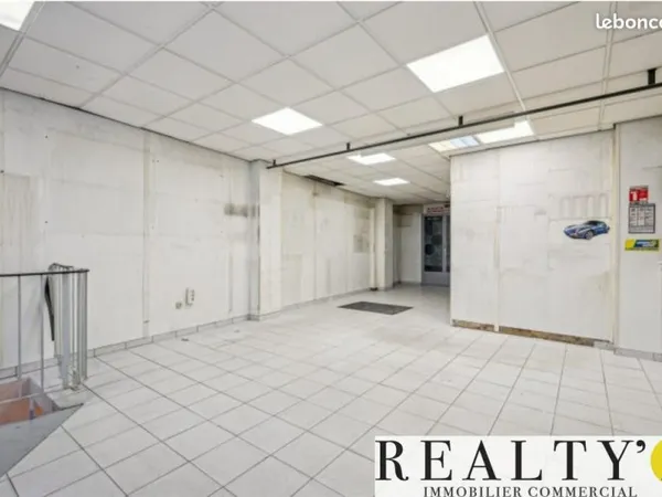 Local commercial 81 m²