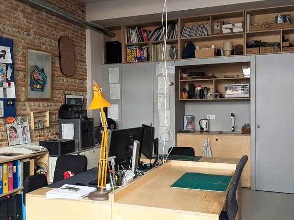 Place de bureau Disponible / quartier St cyprien Estrapade