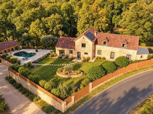 Maison 14 pièces 407 m²