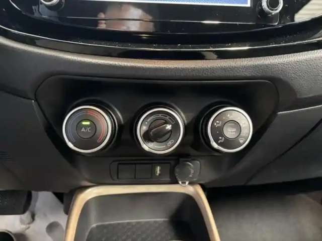 Toyota Aygo x 1.0 vvt-i 72ch design s-cvt — photo 14