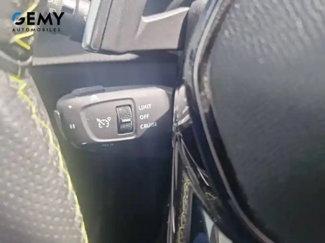 Peugeot 208 puretech 100 s&amp;s eat8 — photo 18