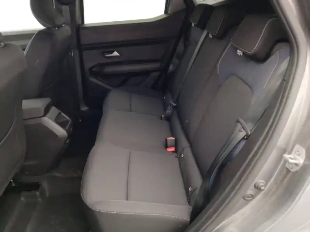 Dacia Duster mild hybrid 130 — photo 12