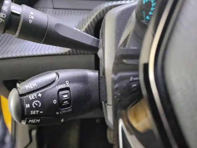 Peugeot 208 electrique 50 kwh 136ch — photo 30