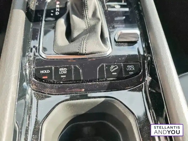 Jeep Compass 1.3 phev t4 240 ch 4xe eawd — photo 22