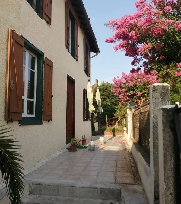 Photo 1