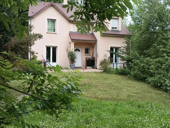 Près de la fac Paris Saclay, CNRS, à10 mn du RER B