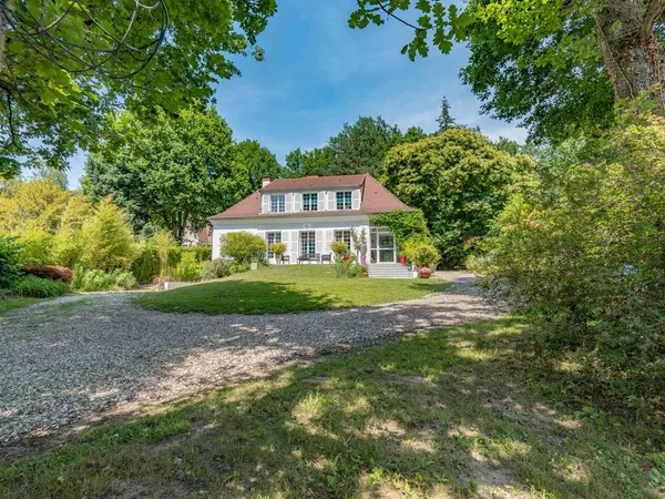Maison de luxe 8 pièces 162 m²