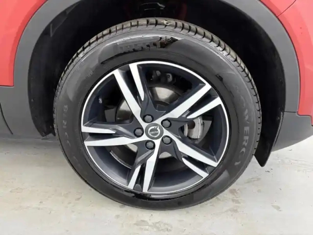 Volvo Xc40 t3 163ch r-design geartronic 8 suréquipé + toit ouvrant — photo 21