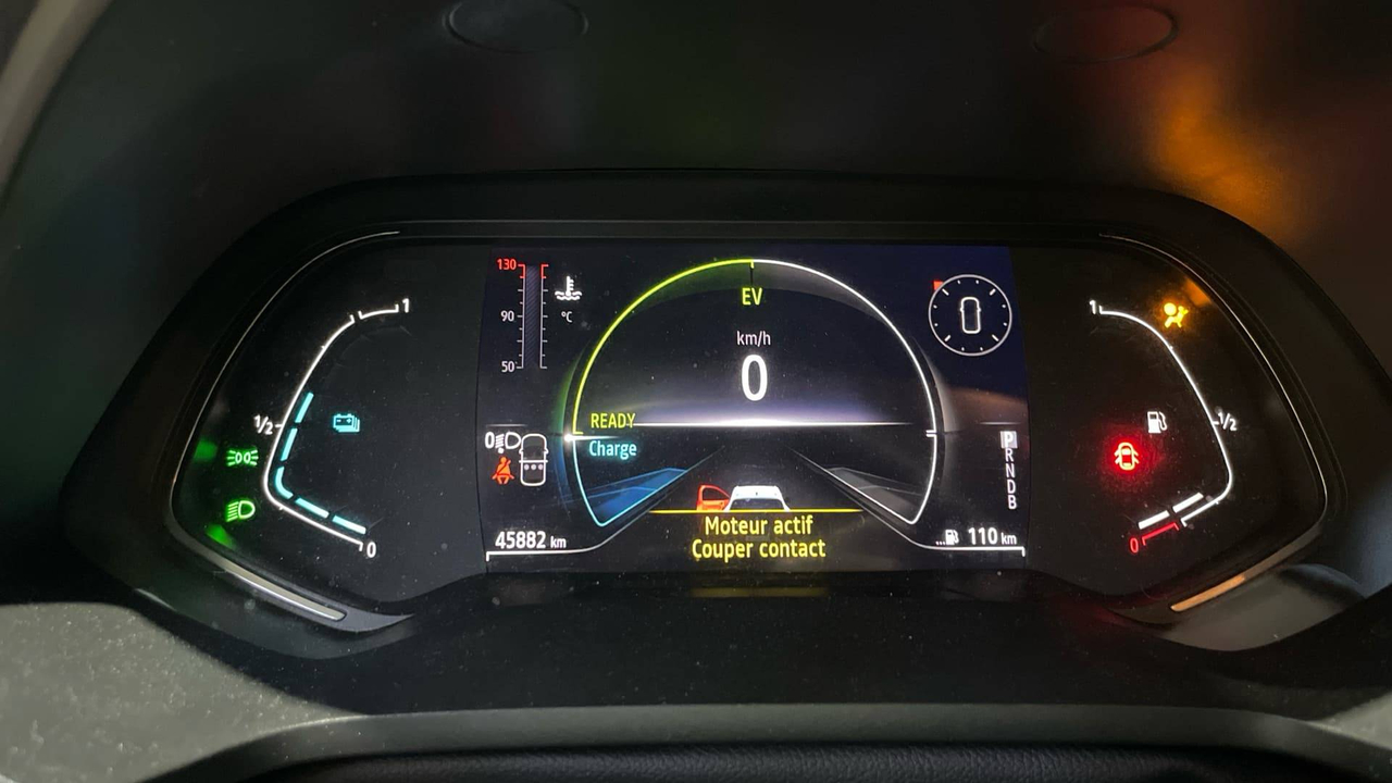 Renault Captur E-Tech full hybrid 145 — photo 15