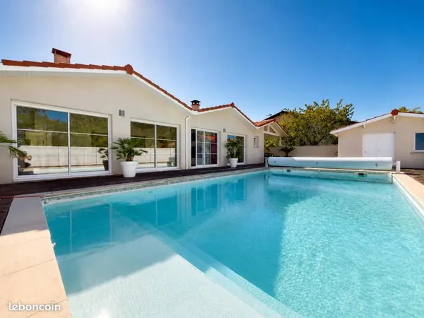 Maison 7 pièces 205 m²