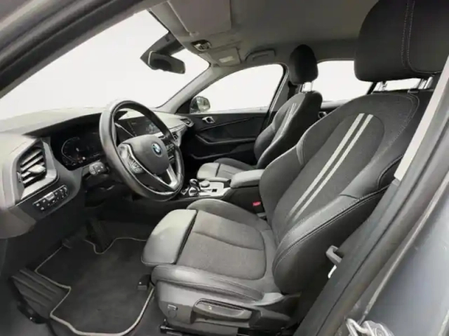 Bmw Serie 1 série 1 116ia 109ch edition sport dkg7 — photo 4