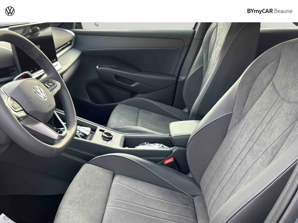 Volkswagen T-Roc 1.5 eTSI EVO2 Hybrid 150 ch DSG7 — photo 11