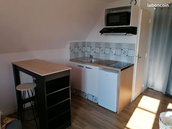 Beau studio meublé