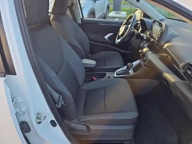 Toyota Yaris 116h dynamic 5p my22 — photo 13