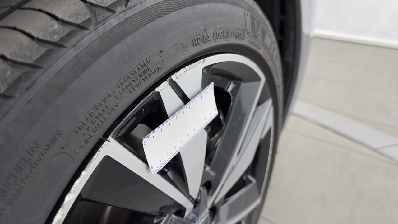 Peugeot 308 SW PHEV 180 e-EAT8 — photo 36