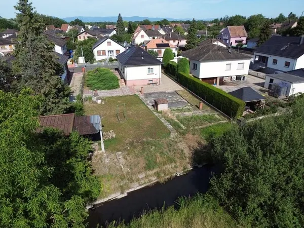 Maison individuelle en bord de rivière