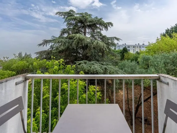 Appartement T3 Spacieux avec Balcons et garage