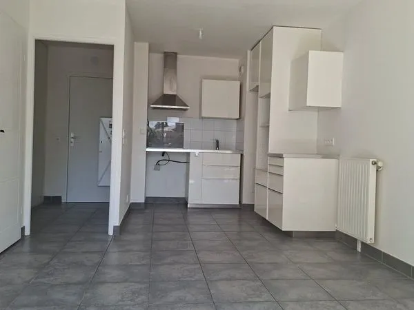 Appartement 2 pièces avec balcon et emplacement parking à 200 mètres de la gare d'Ermont Eaubonne