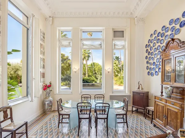 Appartement en rez-de-chaussée au coeur de Beaulieu-sur-Mer dans une élégante demeure Belle Époque