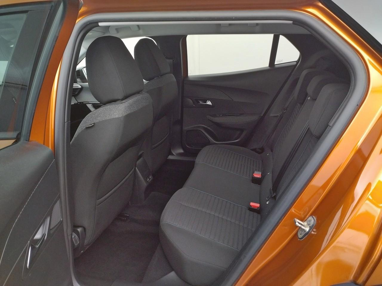 Peugeot 2008 puretech 130 s&s eat8 style — photo 13