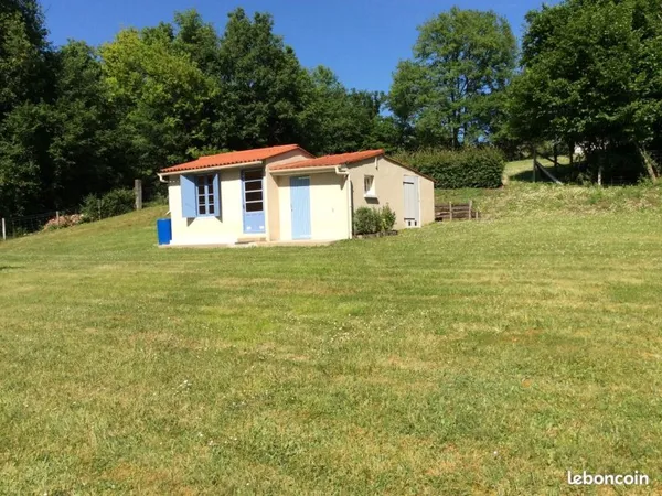 Terrain de loisirs de 2516 m² en bord de rivière (Gartempe) - Charme et tranquillité à Montmorillon 
