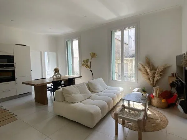 Appartement P3 rénové de 59m2 - Nîmes