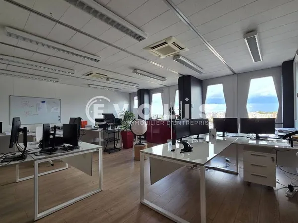 Bureaux 7 pièces 173 m²