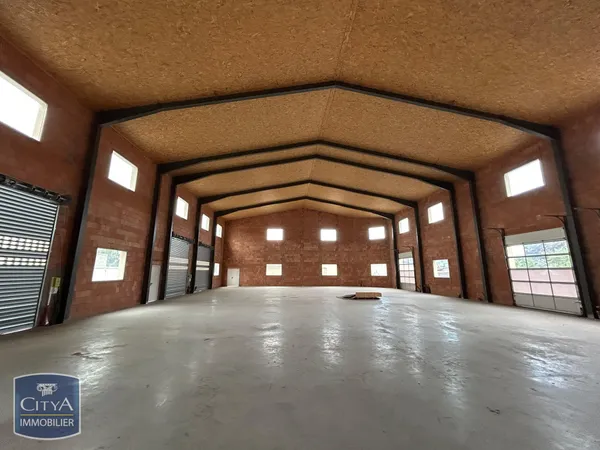 Bureau et espace de travail Vente Saint-Sauveur  640m² 395000€