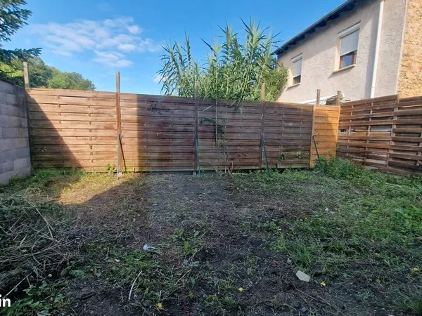CHAMPIGNEULLES Parc du château F3 meublé avec jardin privatif