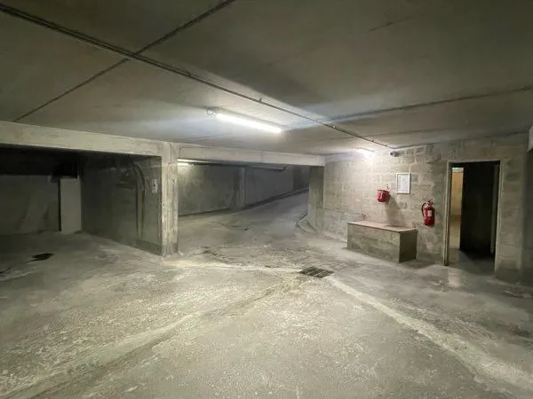 Place de parking mont boron/riquier