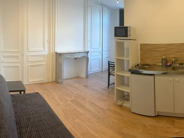 Loue studio meublé