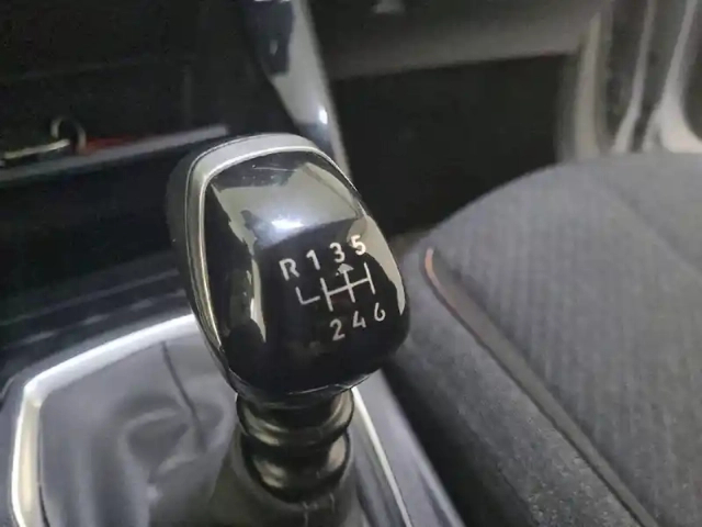 Peugeot 208 puretech 100 s&amp;s bvm6 — photo 14