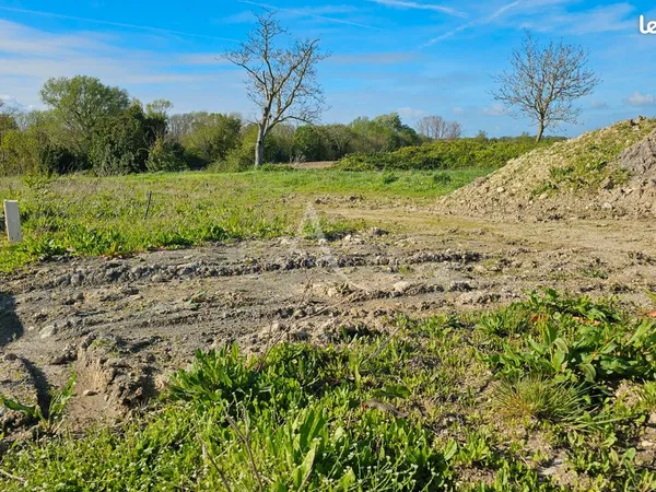 Terrain 593 m² LOIRE LES MARAIS