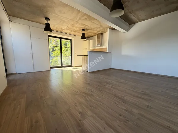 Appartement T2 avec terrasse et stationnements ? La Motte-Servolex